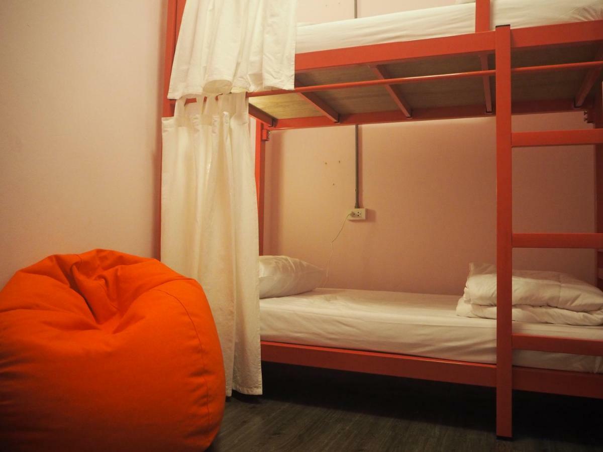 The April 24 Home Bangkok Extérieur photo